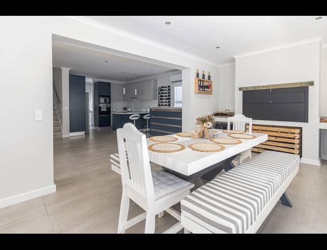 3 BEDROOM FREEHOLD FOR SALE IN PARKLANDS NORTH